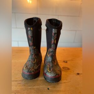 EUC BOGS Dragon Boots